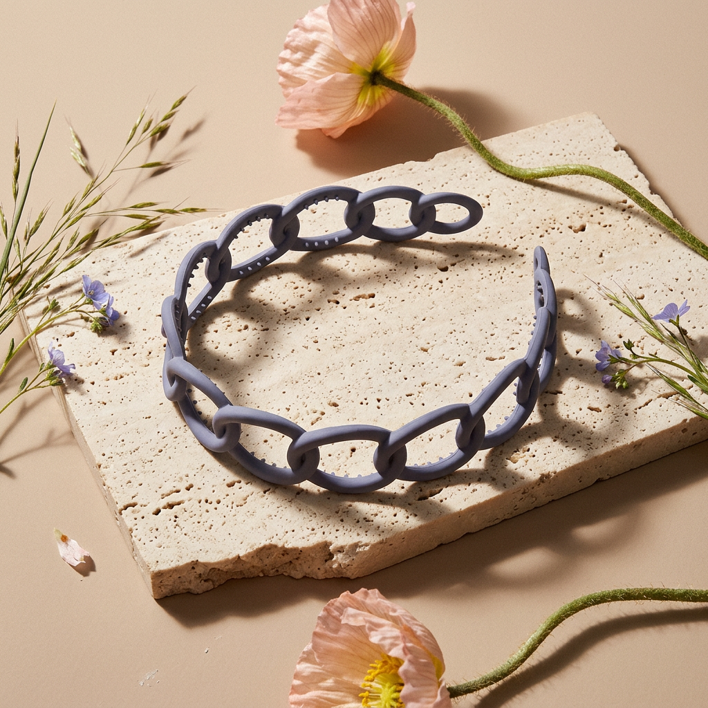 Syalia Matte Resin Link Chain Clip Hair accessory.