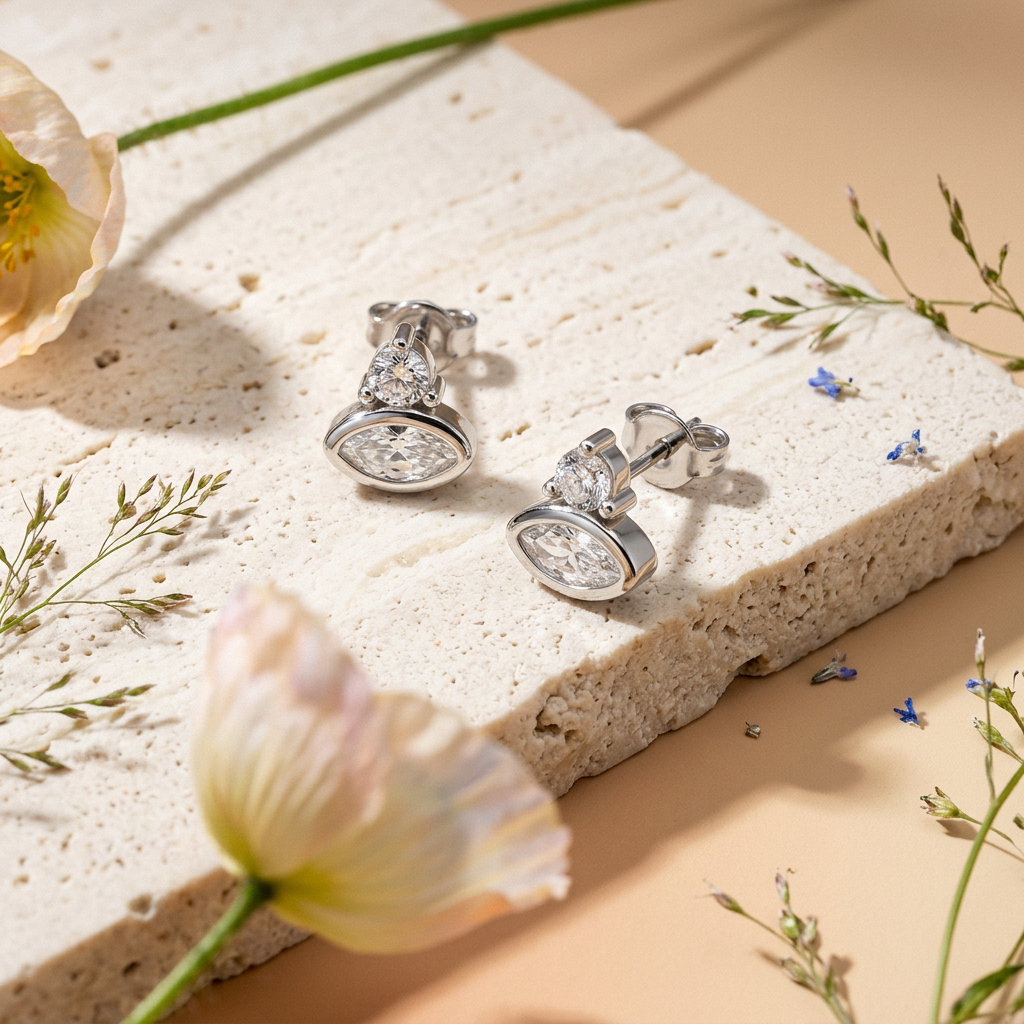 Vaenia Silver Oval Stud Earrings